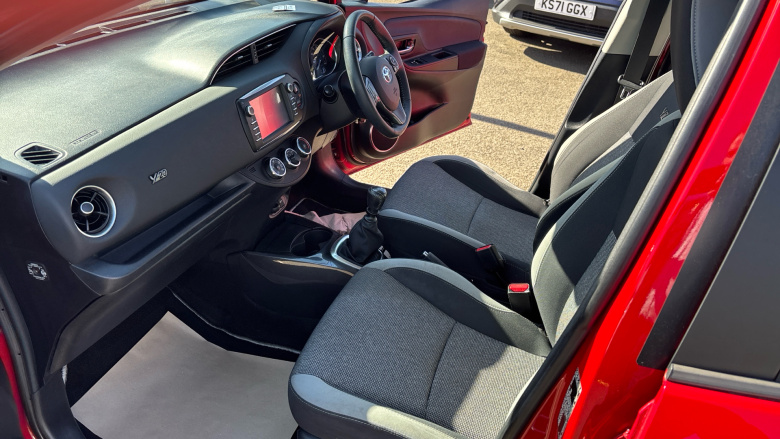 Toyota Yaris 1.5 VVT-i Y20 5dr [Bi-tone] Petrol Hatchback